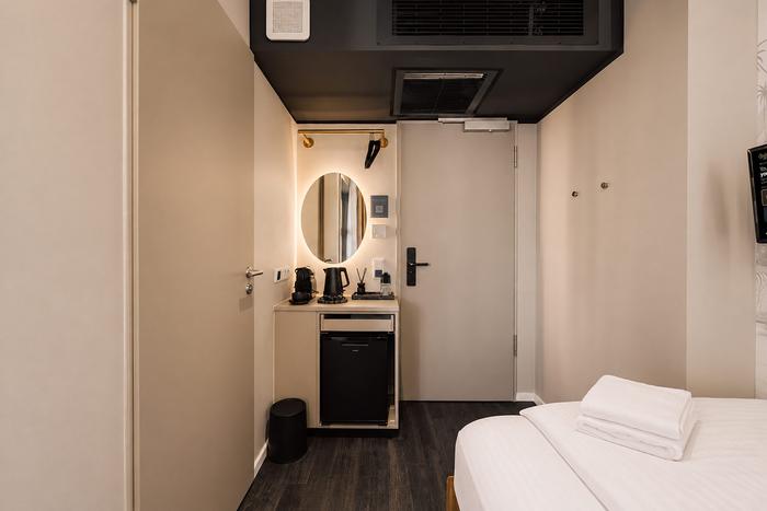 Single Room with Balcony - view 3