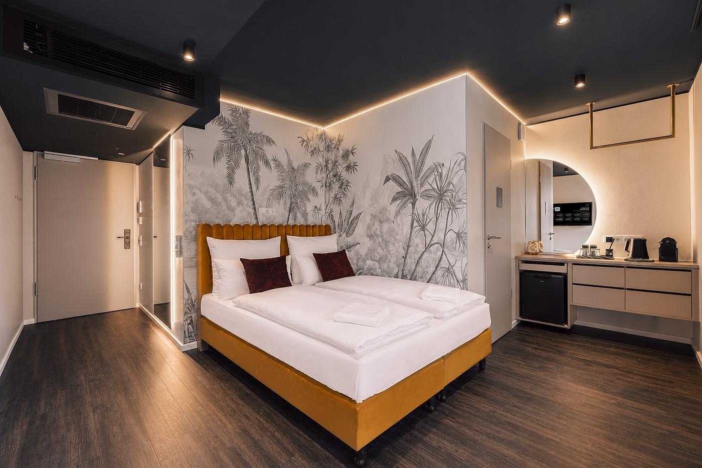 Superior Room at Charlie M Hotel Berlin - main view